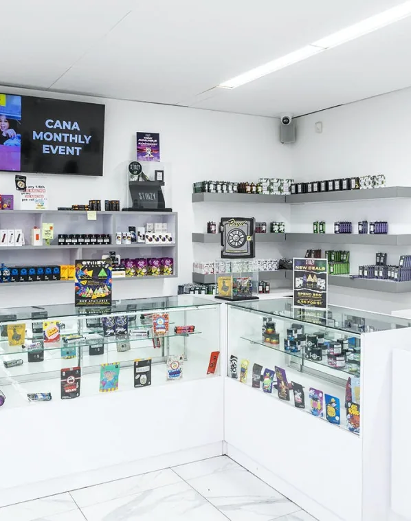 Sylmar 9 The vape and accessory corner at Caña Sylmar